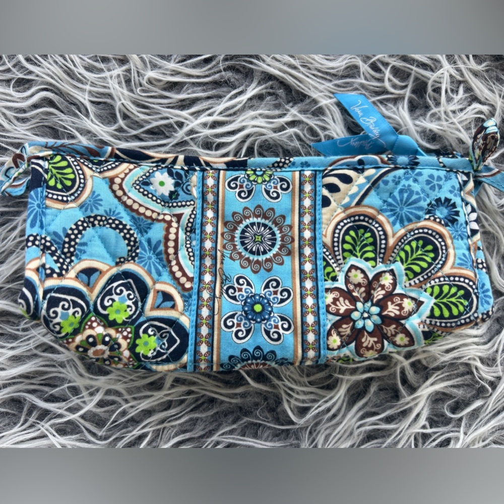 Vera Bradley Colorful Blue Cosmetic/Change Purse Bag Pouch Floral Abstract Fun.